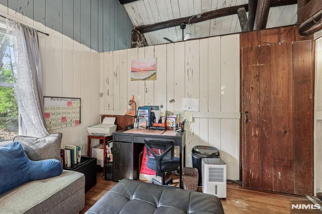 8 Woodland Road, Ringwood, NJ 07456