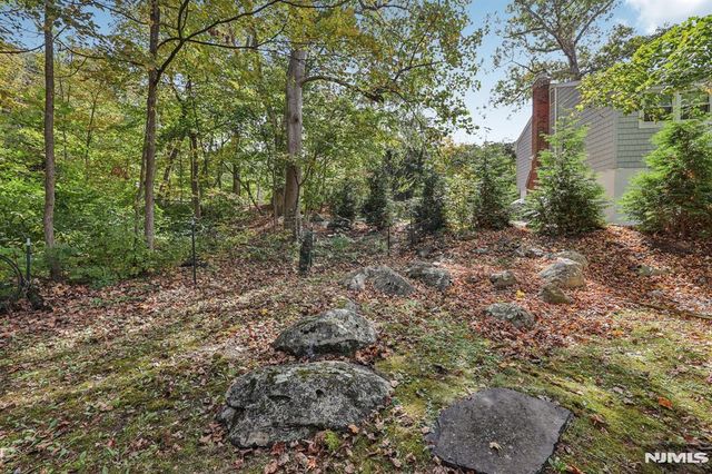 8 Woodland Road, Ringwood, NJ 07456