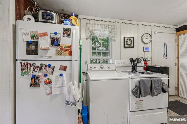 8 Woodland Road, Ringwood, NJ 07456