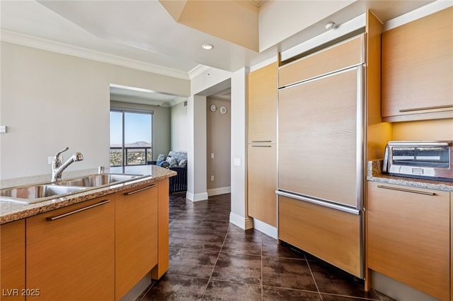 222 Karen Avenue 2608, Las Vegas, NV 89109