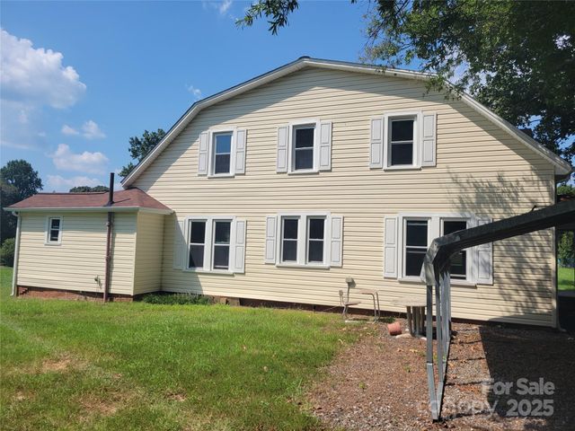 275 Hiddenite Church Road, Hiddenite, NC 28636