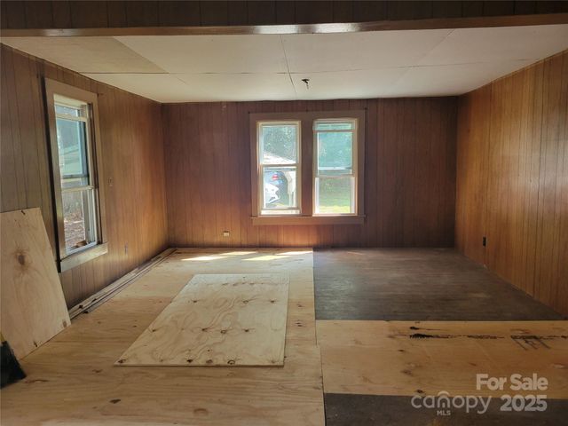 275 Hiddenite Church Road, Hiddenite, NC 28636