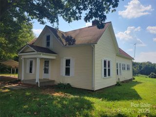 275 Hiddenite Church Road, Hiddenite, NC 28636