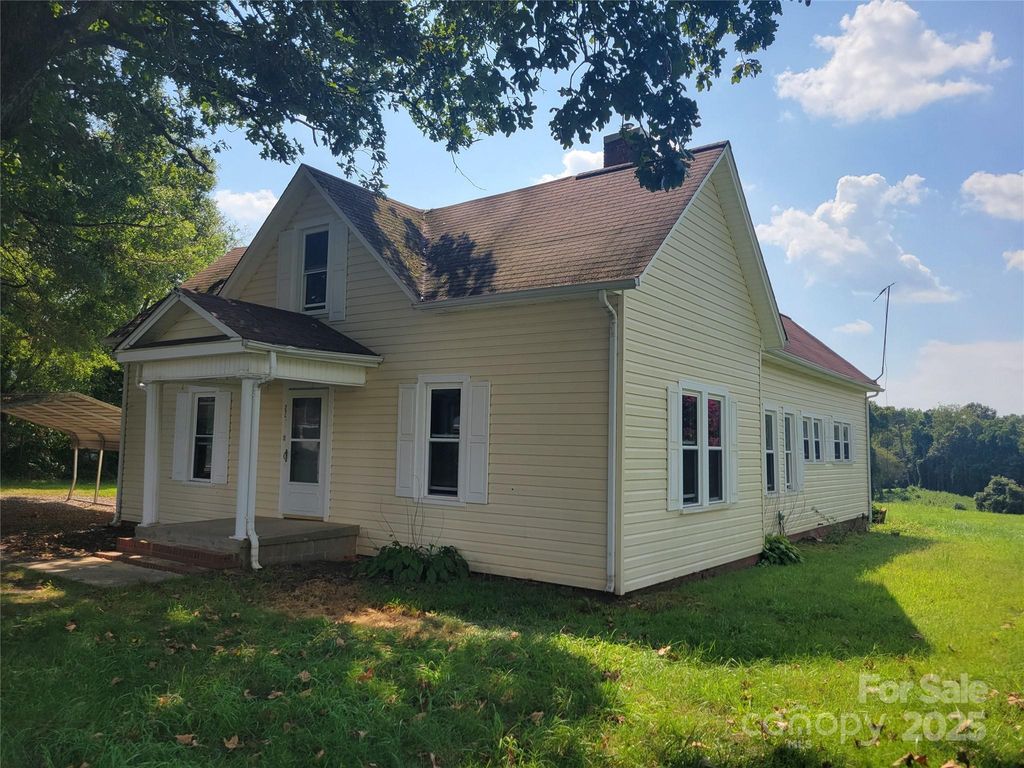 275 Hiddenite Church Road, Hiddenite, NC 28636