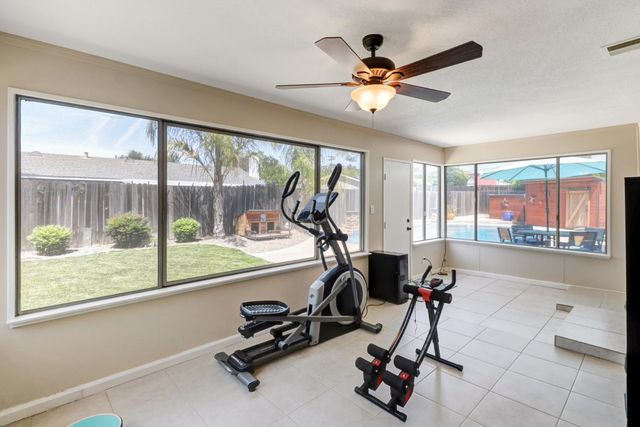 6632 Mirwood Ct, Orangevale, CA 95662