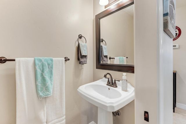 6632 Mirwood Ct, Orangevale, CA 95662