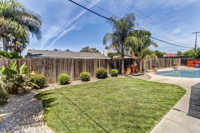 6632 Mirwood Ct, Orangevale, CA 95662