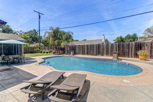 6632 Mirwood Ct, Orangevale, CA 95662