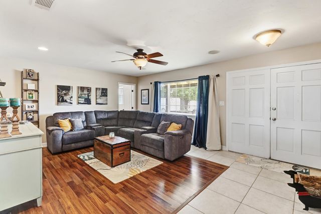 6632 Mirwood Ct, Orangevale, CA 95662