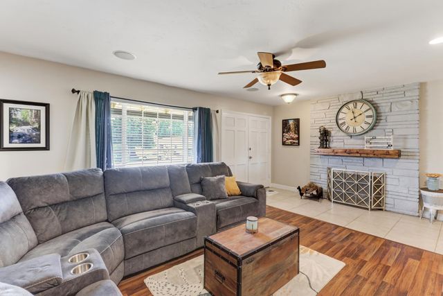 6632 Mirwood Ct, Orangevale, CA 95662