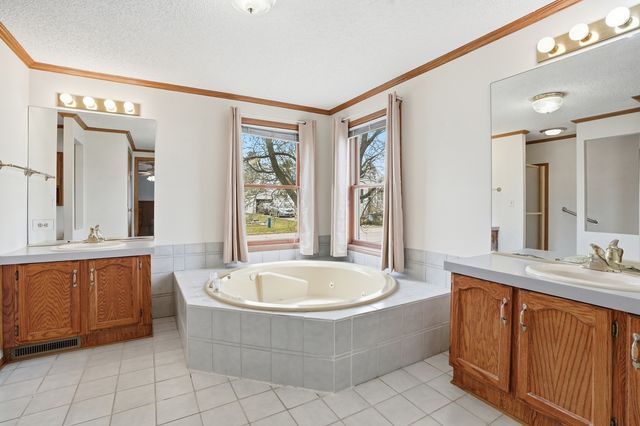 1 Swallow Lane, Beecher, IL 60401