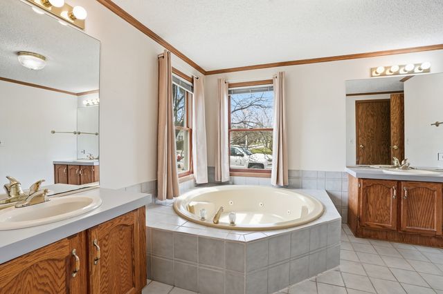 1 Swallow Lane, Beecher, IL 60401