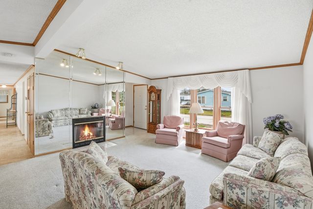 1 Swallow Lane, Beecher, IL 60401