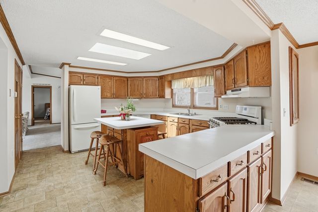 1 Swallow Lane, Beecher, IL 60401