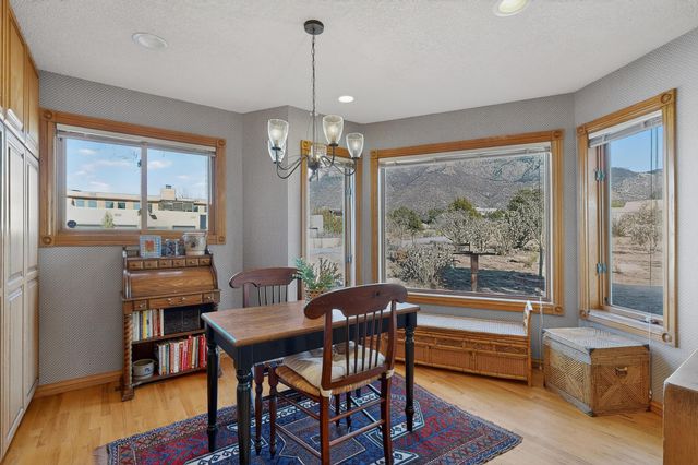 419 Live Oak Court NE, Albuquerque, NM 87122