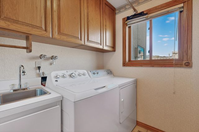 419 Live Oak Court NE, Albuquerque, NM 87122