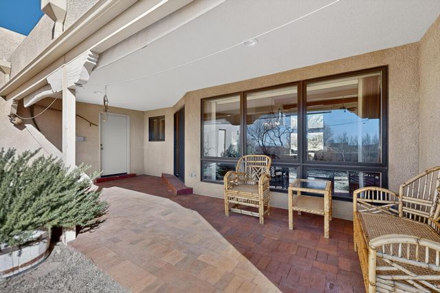 419 Live Oak Court NE, Albuquerque, NM 87122