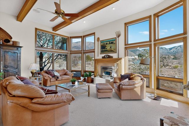 419 Live Oak Court NE, Albuquerque, NM 87122