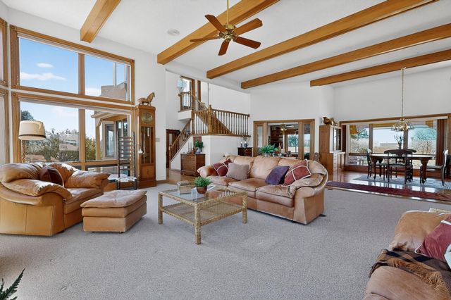 419 Live Oak Court NE, Albuquerque, NM 87122