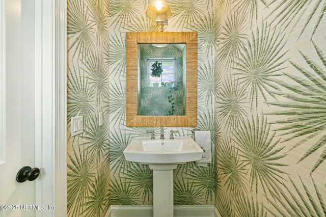 62 PARKBLUFF Circle, Ponte Vedra, FL 32081