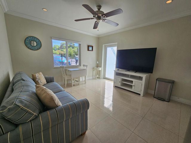 30 Coconut Drive, Key Largo, FL 33037