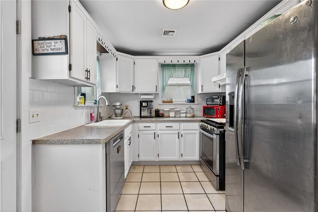 122 Leigh Street, Warwick, RI 02889