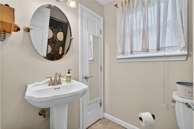 122 Leigh Street, Warwick, RI 02889