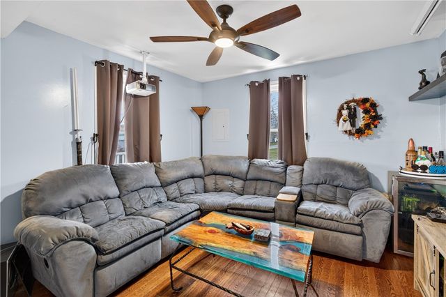 122 Leigh Street, Warwick, RI 02889