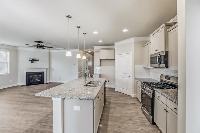 704 Ridgeville Crossing Drive, Inman, SC 29349