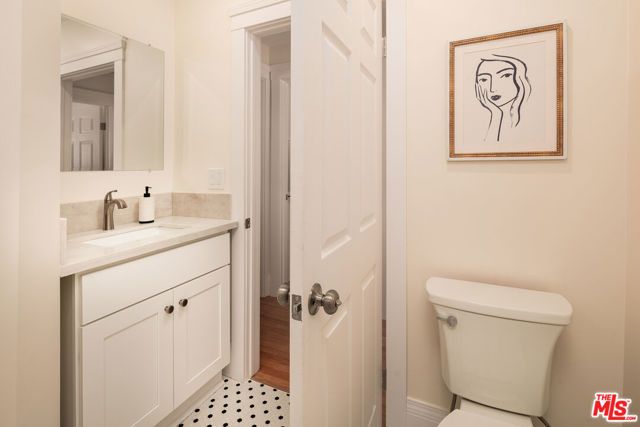 6190 Mesa Avenue, Los Angeles, CA 90042
