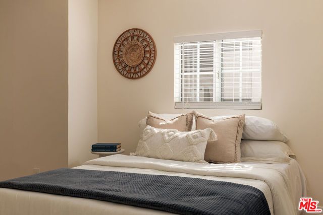 6190 Mesa Avenue, Los Angeles, CA 90042