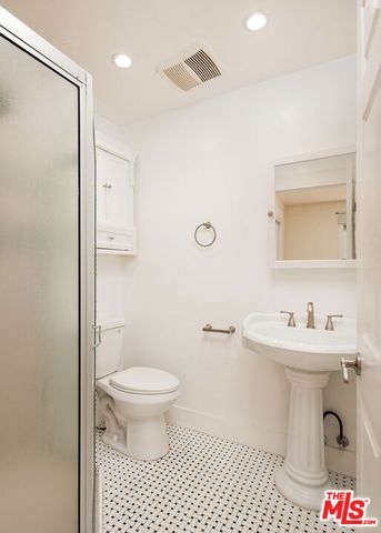 6190 Mesa Avenue, Los Angeles, CA 90042