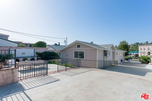 6190 Mesa Avenue, Los Angeles, CA 90042