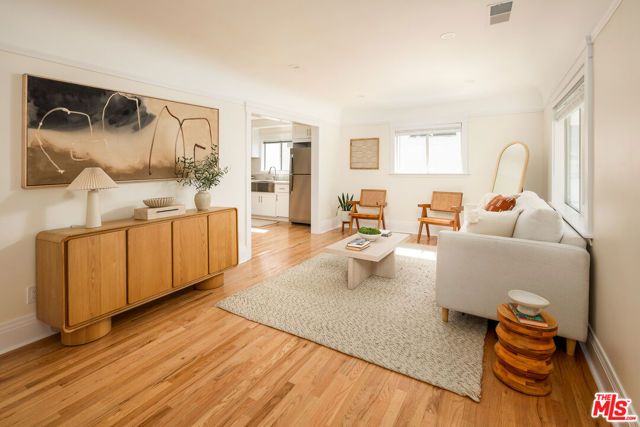 6190 Mesa Avenue, Los Angeles, CA 90042