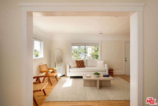 6190 Mesa Avenue, Los Angeles, CA 90042