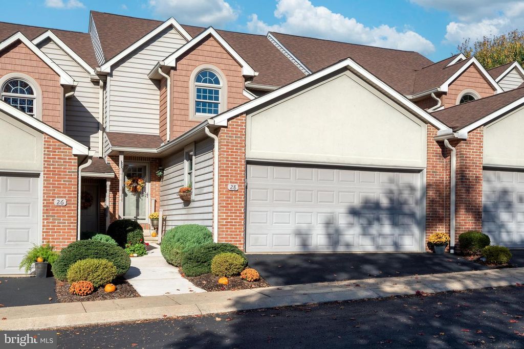 28 CARDIFF CT, Lititz, PA 17543