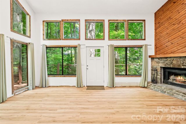 48 Gold Finch Lane, Maggie Valley, NC 28751