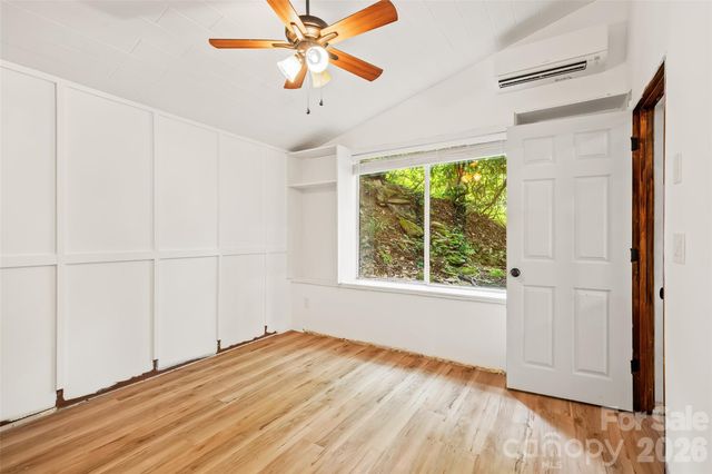 48 Gold Finch Lane, Maggie Valley, NC 28751