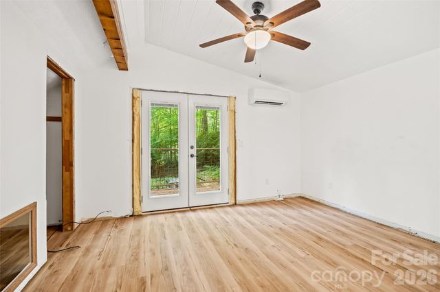 48 Gold Finch Lane, Maggie Valley, NC 28751