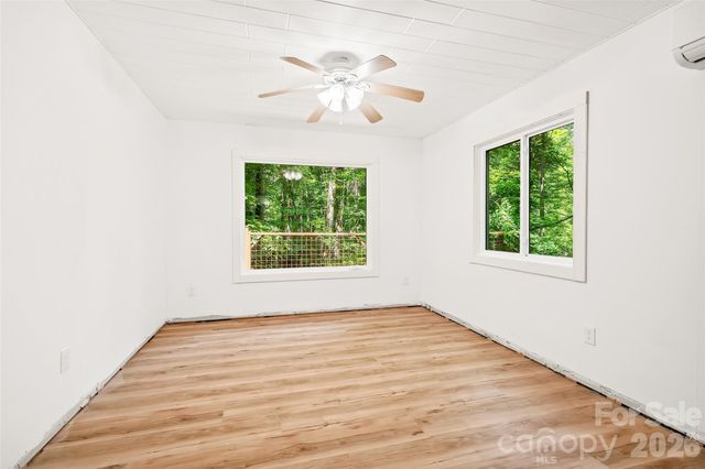 48 Gold Finch Lane, Maggie Valley, NC 28751