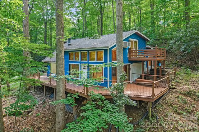 48 Gold Finch Lane, Maggie Valley, NC 28751