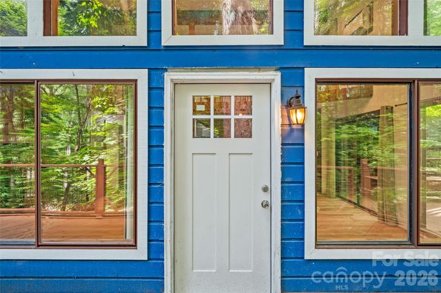 48 Gold Finch Lane, Maggie Valley, NC 28751