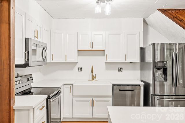 48 Gold Finch Lane, Maggie Valley, NC 28751