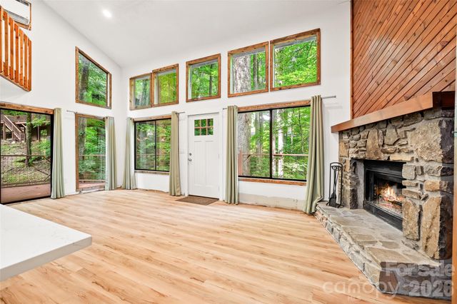 48 Gold Finch Lane, Maggie Valley, NC 28751