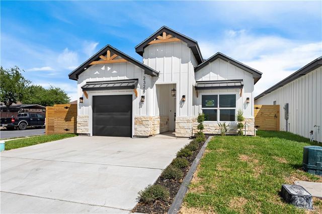 2328 Thornton Avenue, Mission, TX 78574