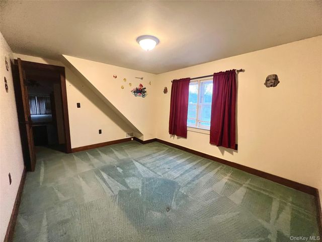 57 Hubbard Road, Bloomingburg, NY 12721
