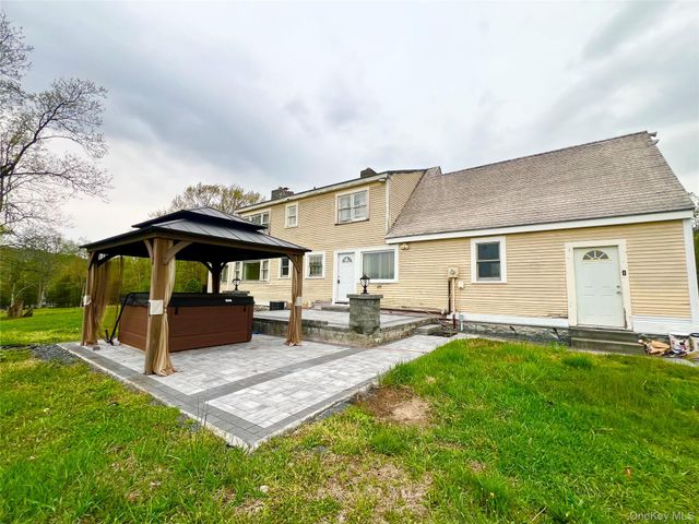 57 Hubbard Road, Bloomingburg, NY 12721