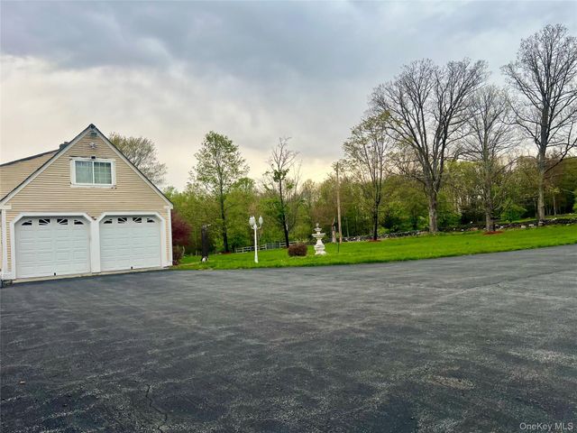 57 Hubbard Road, Bloomingburg, NY 12721
