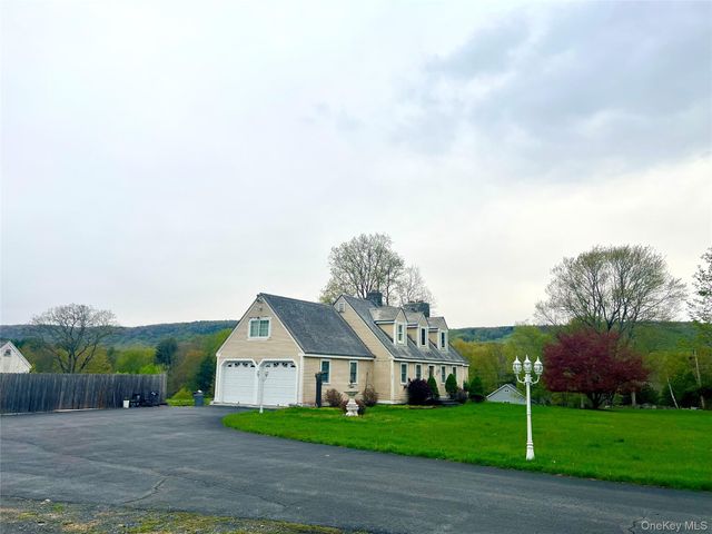 57 Hubbard Road, Bloomingburg, NY 12721