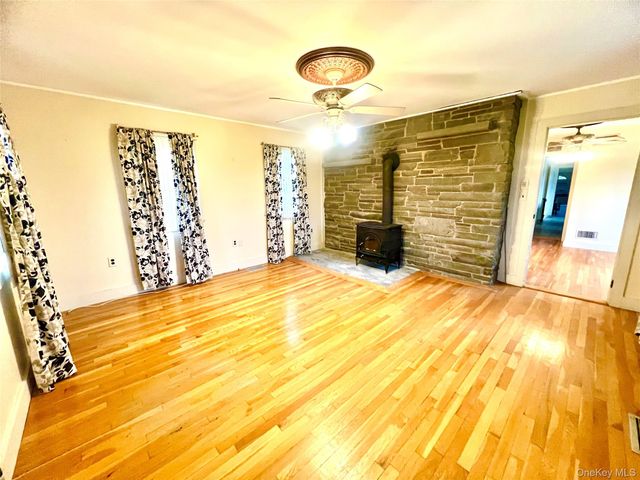 57 Hubbard Road, Bloomingburg, NY 12721
